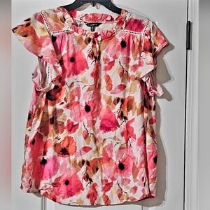 NWT vibrant Floral  Women's Top